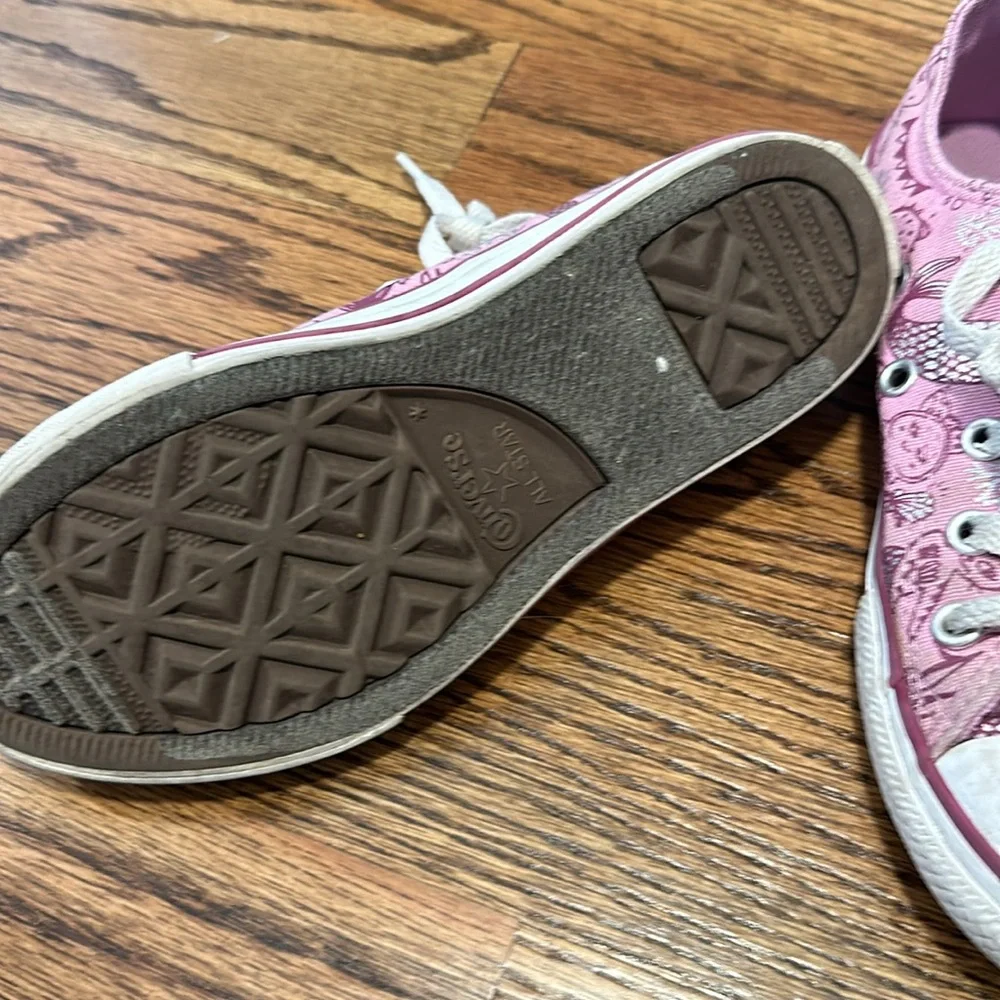 Converse - Picture 2 of 2